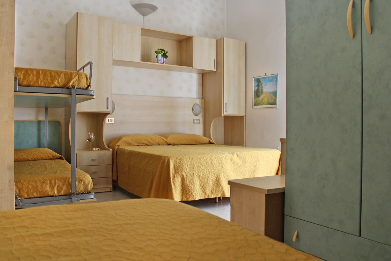 Hotel Flora Bellaria-Igea Marina Exterior photo